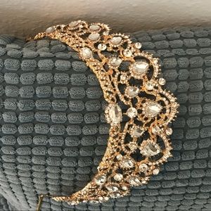 Shimmering Tiara fit for a Queen 👑